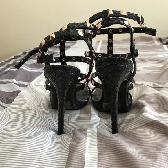 NWOT~ Black Shoes - Picture 2 of 6